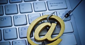 New Phishing Campaign Luring Users With Fake Surveys and Giveaways phishing campaign, Smishing attacks